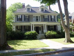 30 Foster St, Newton, MA 02460-1511
