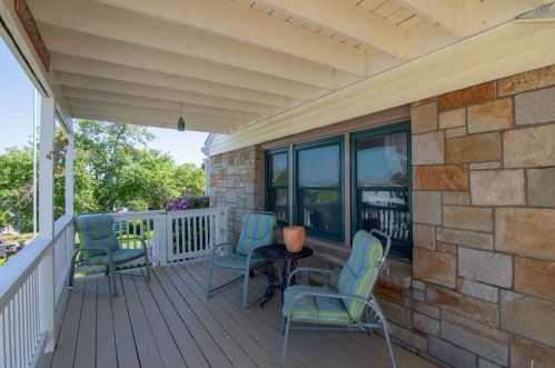 94 Great Hl Dr, Weymouth MA 02189 exterior