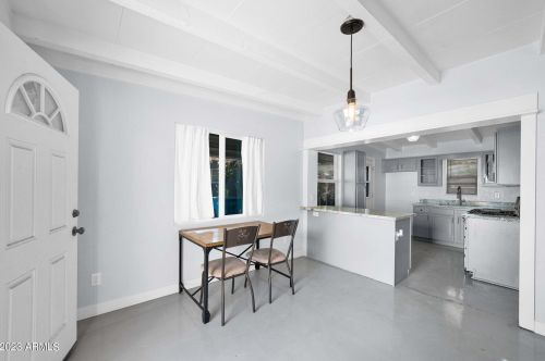 2205 Cambridge Ave, Phoenix AZ 85008-1027 exterior