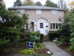 66 John St, Newton, MA 02459-2304