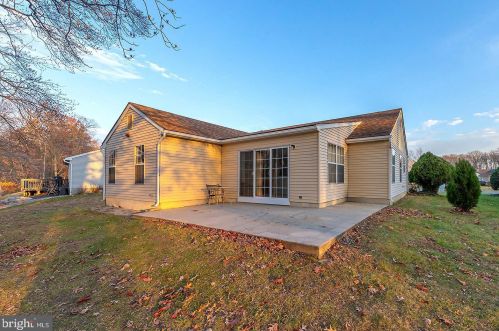 96 Lakebridge Dr, West Deptford NJ 08096-6717 exterior