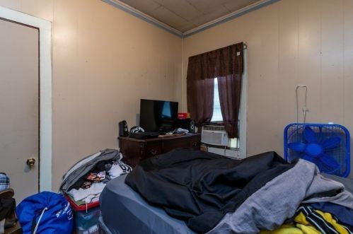 326 Mulberry St, Fall River MA 02721-1317 exterior