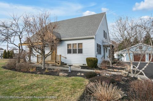 35 Birch Ave, Little Silver NJ  07739-1106 exterior