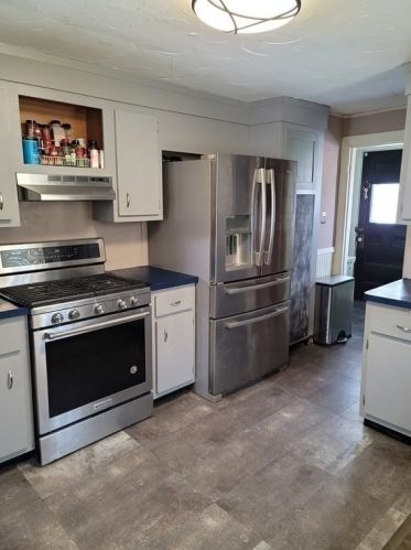 535 Elm St, West Bridgewater, MA 02379-1123