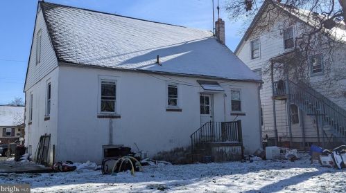 236 Billings Ave, West Deptford NJ 08066-1157 exterior