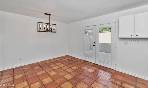 2818 Clarendon Ave, Phoenix AZ 85031-3142 exterior