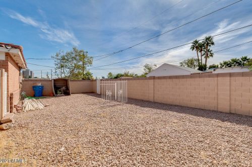 1501 Edgemont Ave, Phoenix AZ 85035-1808 exterior