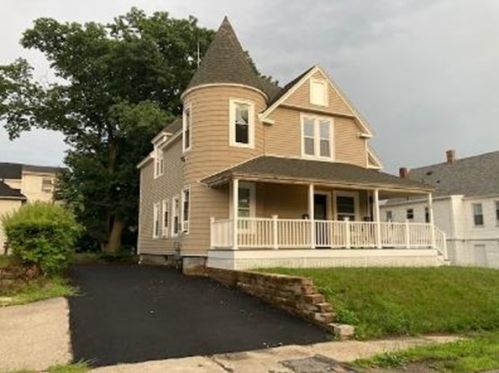 30 Windsor St, Worcester MA 01605-3732 exterior