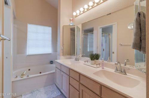 4013 Altadena Ave, Phoenix AZ 85029-3211 exterior