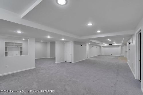 111 Picadilly Dr, Jackson Twp NJ  08527-1290 exterior