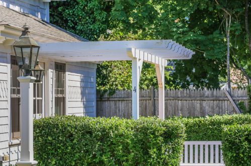 40 Main St, Falmouth MA 02540-3129 exterior