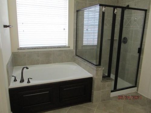 1422 Bell Rdg Ln, Richmond TX 77471-6610 exterior