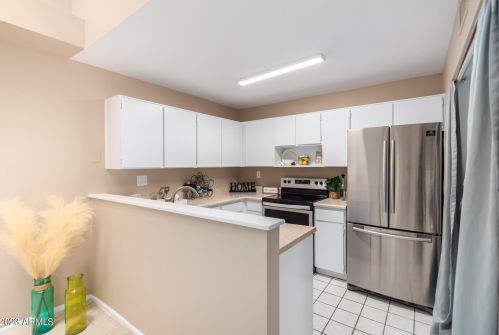 7009 42 Pl, Phoenix AZ 85050-8720 exterior