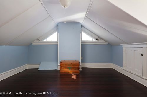 215 Silverside Ave, Little Silver NJ 07739-1713 exterior