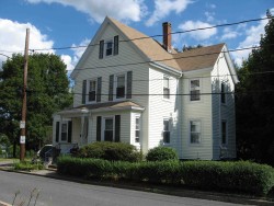 40 Alden Pl, Newton, MA 02465-1529