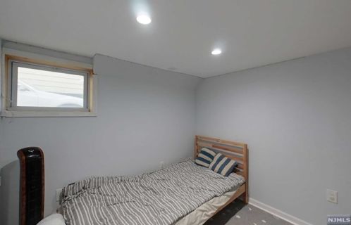 264 Davis Ave, Kearny NJ 07032-3402 exterior