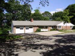 87 Cross Hill Rd, Newton, MA 02459-3120