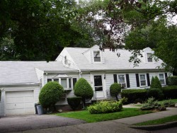 80 Elinor Rd, Newton, MA 02461-1835