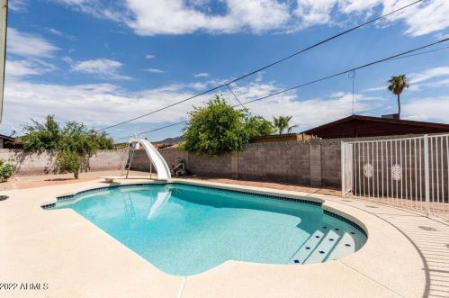 2165 Eugie Ave, Phoenix AZ 85029-1614 exterior