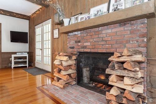 90 Countryside Ln, Milton MA 02186-4435 exterior