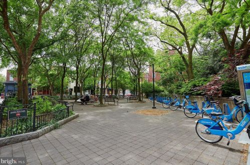 1023 Clinton St, Philadelphia PA  19107-6016 exterior