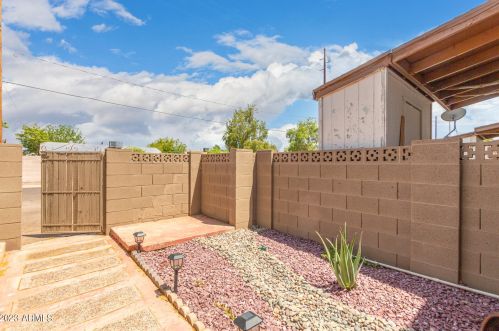 4610 71st Ln, Phoenix AZ  85033-1411 exterior