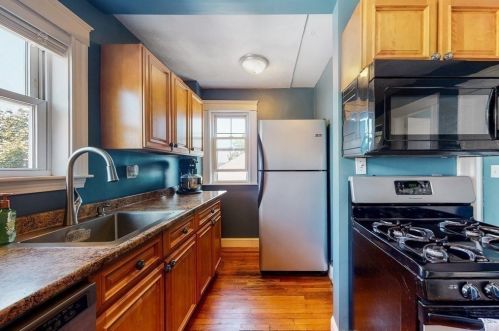 32 Fuller St, Everett MA  02149-4213 exterior