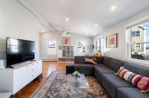 12 Narragansett Rd, Quincy MA 02169-2453 exterior