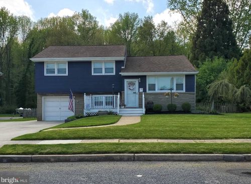 34 Pleasant Valley Dr, West Deptford, NJ 08096-6322