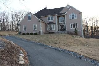25 Stonehedge Dr, Hardyston NJ  07460-1101 exterior