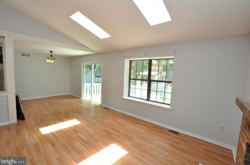 5 Belmont Ct, Erial NJ 08081-9220 exterior