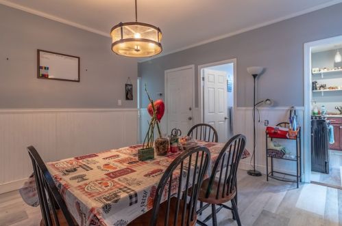 285 Earle St, New Bedford MA 02746-1814 exterior