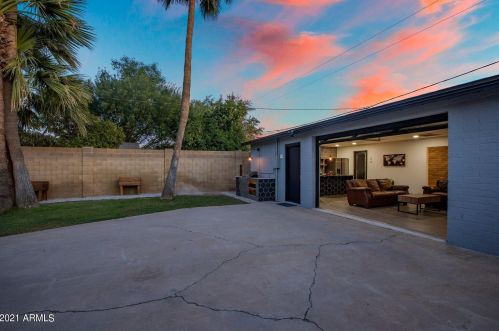 1413 Edgemont Ave, Phoenix AZ 85035-1809 exterior