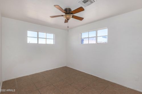 2927 Dunlap Ave, Phoenix AZ 85020-3025 exterior