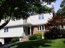 29 Dorcar Rd, Newton, MA