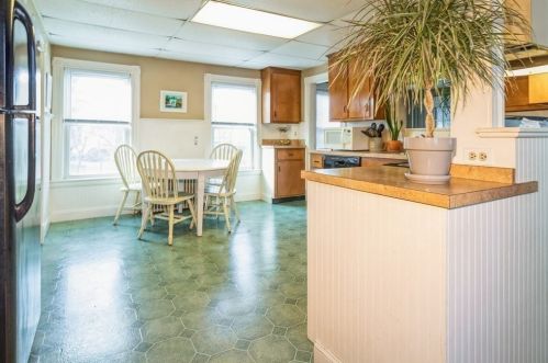 307 Pleasant St, Weymouth MA 02190-2621 exterior