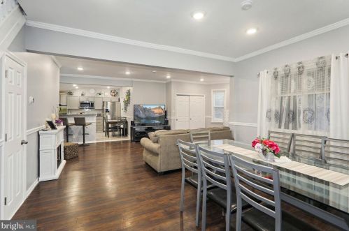 123 Maple Ave, West Deptford NJ  08093-1136 exterior