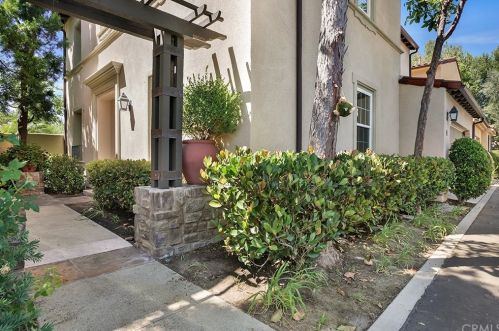 21 Gardenpath, Irvine CA 92603-0156 exterior