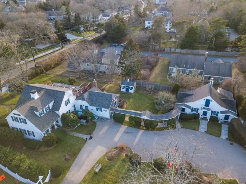 407 Old Harbor Rd, Chatham MA 02633-2375 exterior