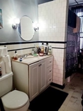 133 Rdg St, Fall River MA 02721-1801 exterior