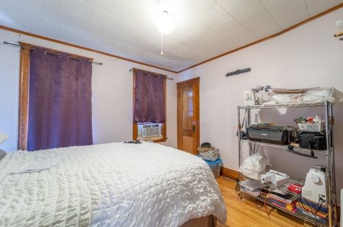 24 Fairbanks St, Worcester MA 01610-2104 exterior