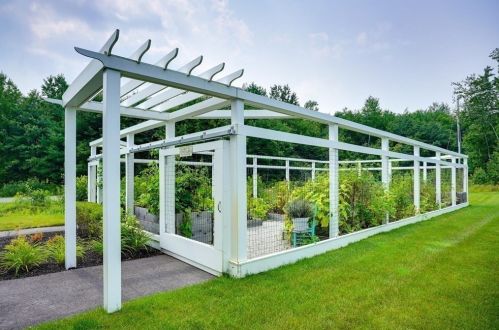 49 Pinetree Dr, Methuen MA 01844-1268 exterior