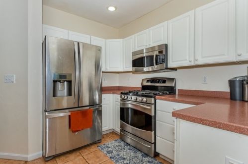59 Village Dr, Quincy, MA 02169-0937