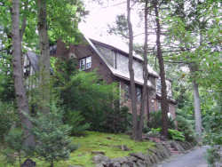 133 Collins Rd, Newton, MA 02468-2211