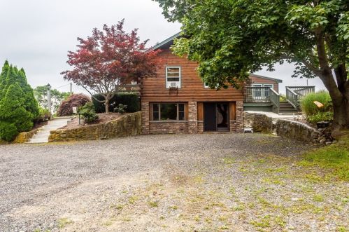 550 Hart St, Dighton MA  02715-1407 exterior