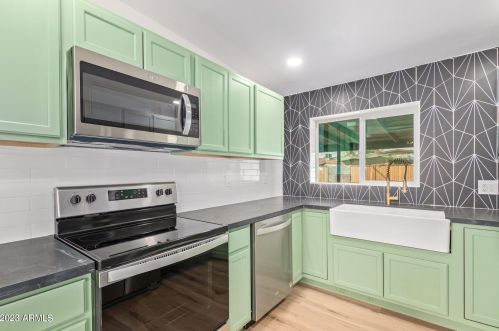 2230 Cambridge Ave, Phoenix AZ  85006-1310 exterior