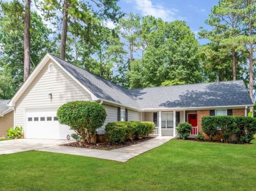 528 Horseshoe Cir, Stockbridge GA  30281-6018 exterior