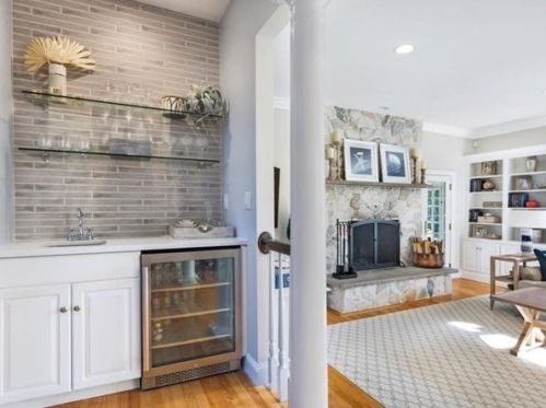 4 Sayles Rd, Hingham MA 02043-2678 exterior