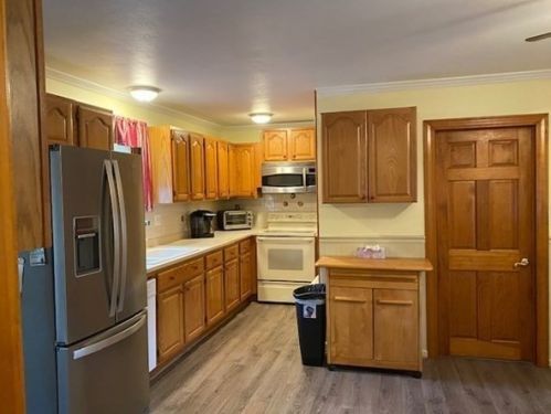 87 Golf Ave, Methuen MA 01844-6221 exterior