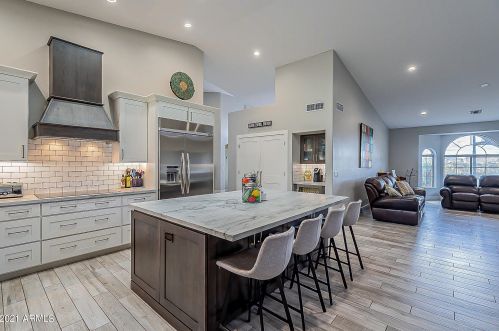 1820 Claire Dr, Phoenix AZ 85022-4105 exterior